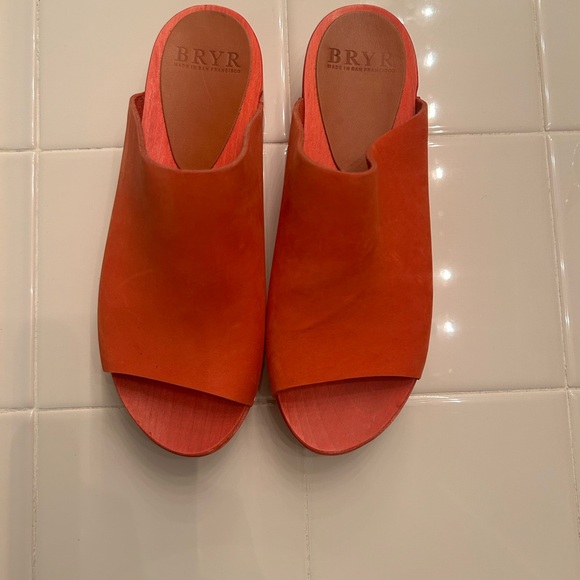 Bryr Orange Women's Shoes - Picture 1 of 2